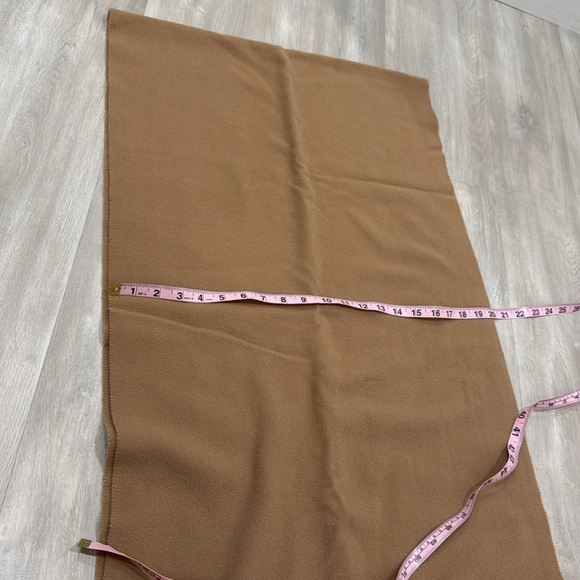 NEW Toteme Classic wool scarf camel - Picture 4 of 6